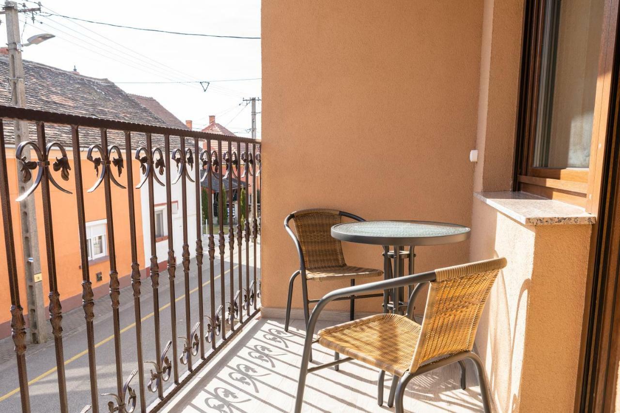 Raba Apartman Шарвар Экстерьер фото